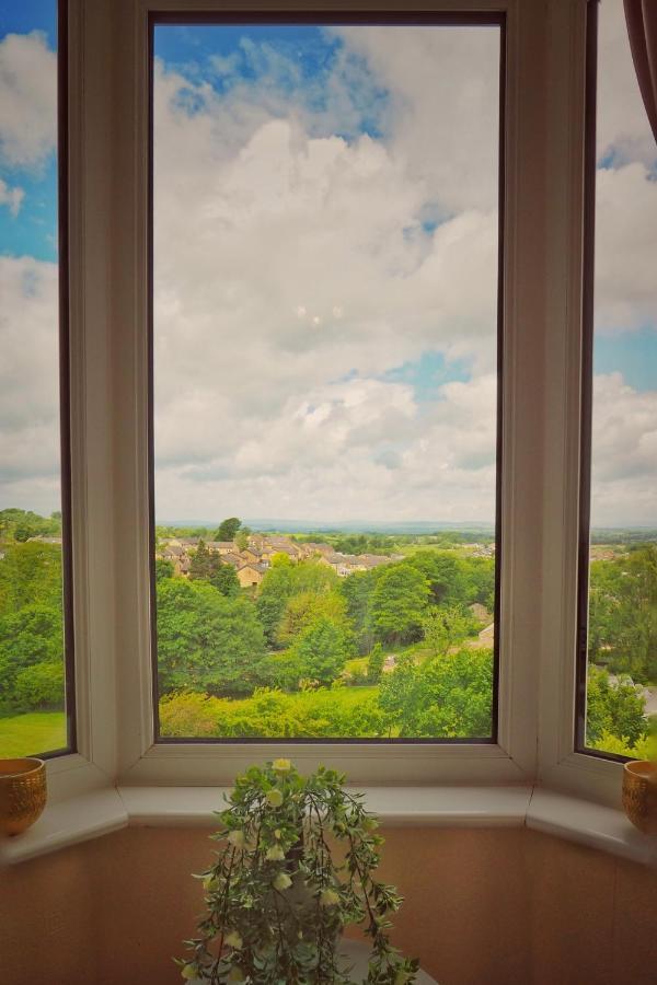 Alma Cliffe Guest House Barnoldswick Exterior foto